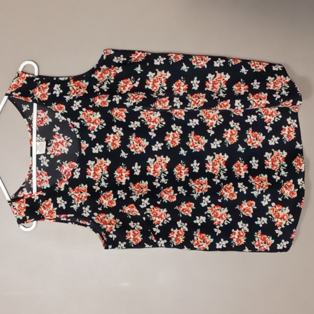 Faded Glory Black w Red Flowered Sleeveless Blouse 1X (16W)